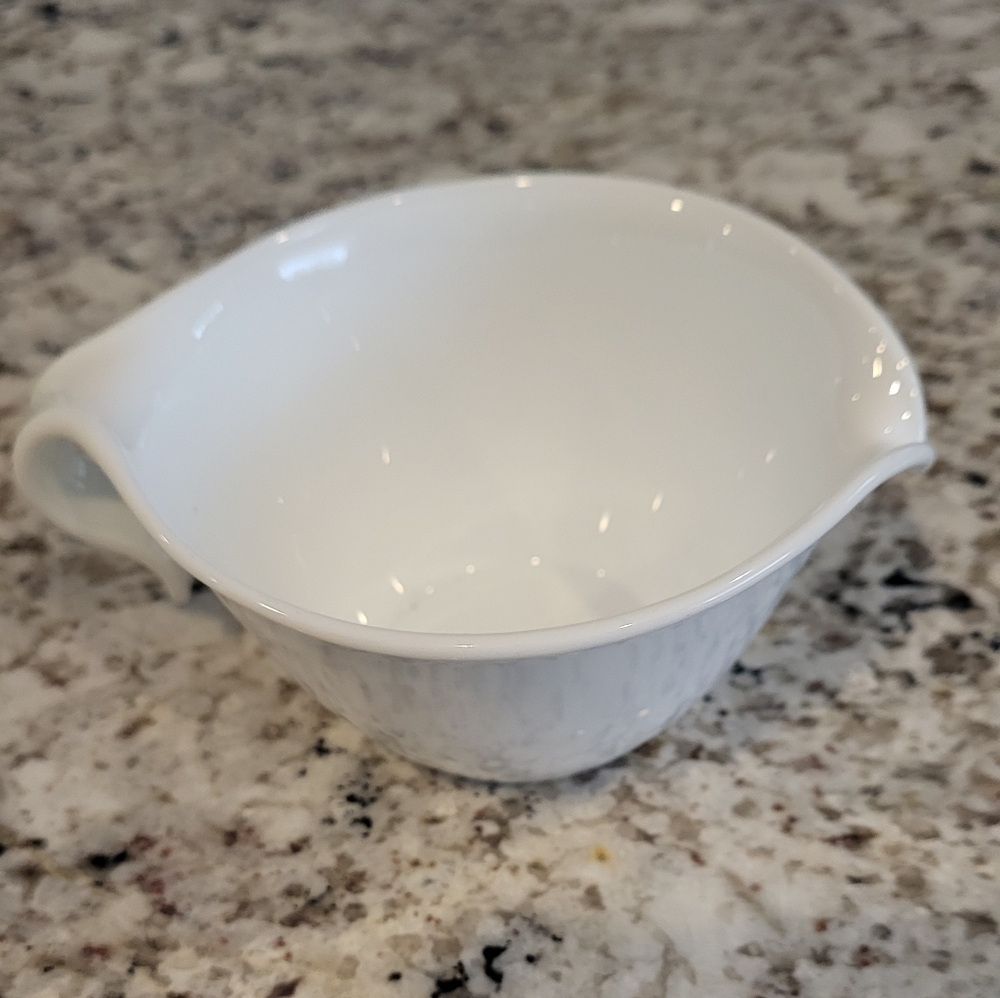 Corelle White Winter Frost Ceramic Creamer - Picture 2 of 5